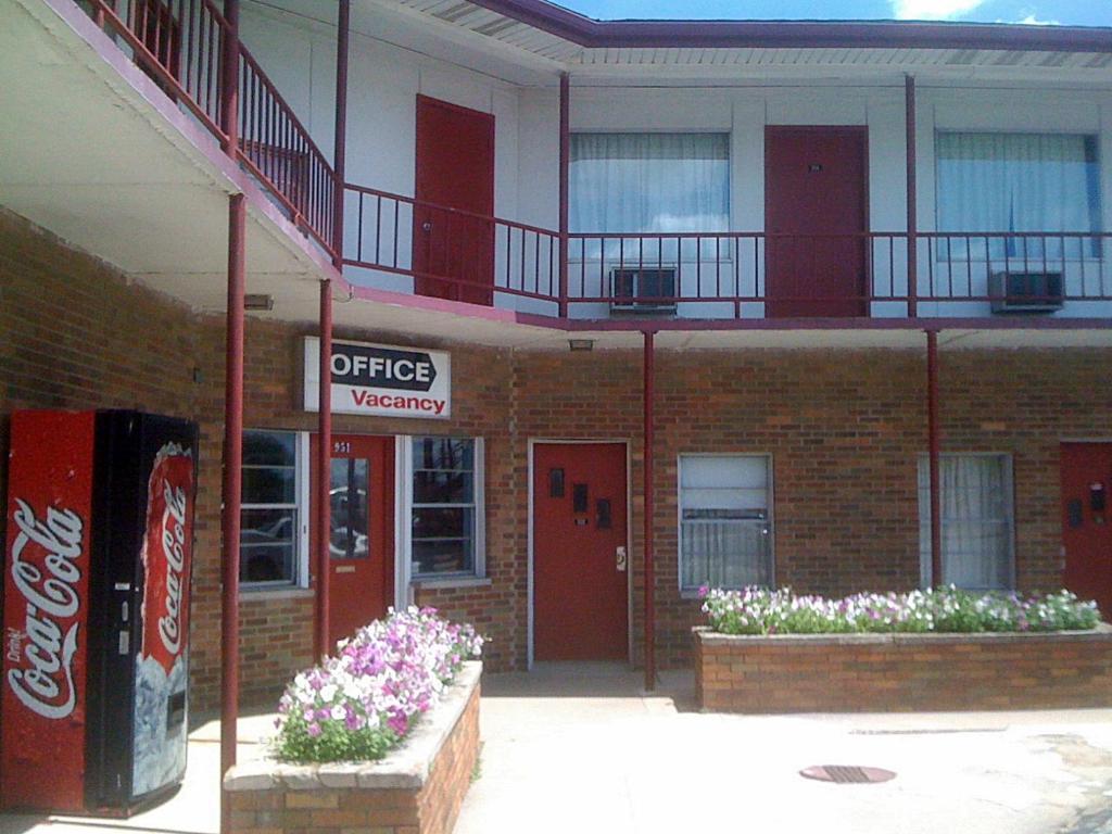Fiesta Motel Понтиак Экстерьер фото